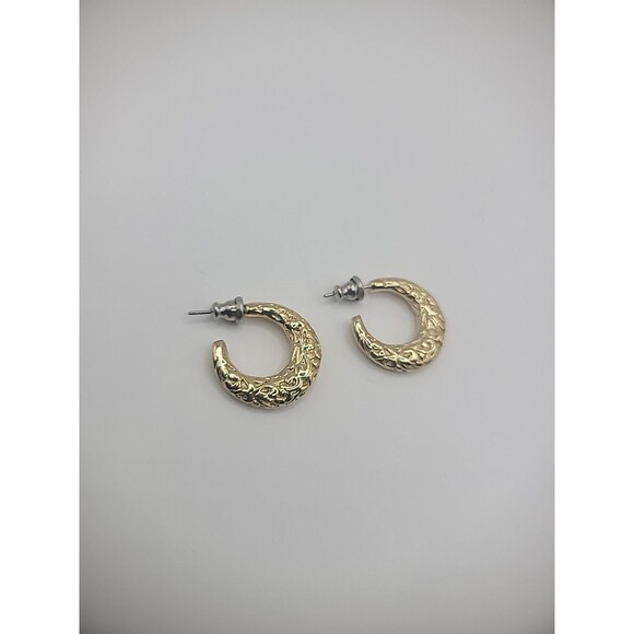Vintage Earring Pierced Stud Hoops Gold Tone Ornate Jewelry Costume - Picture 11 of 11